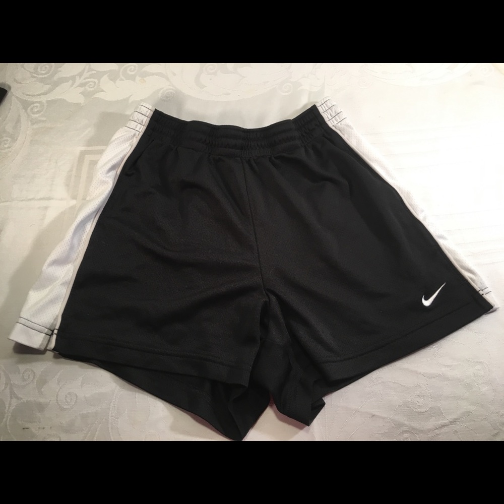 Women’s Nike running shorts size small